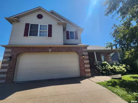 4029 W Columbia Ave, Davenport, IA 52806