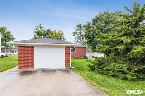 411 15th Ave, Fulton, IL 61252 photo 4