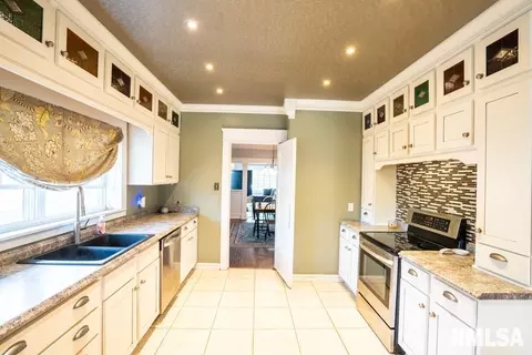 621 S 14th St, Herrin, IL 62948 photo 15