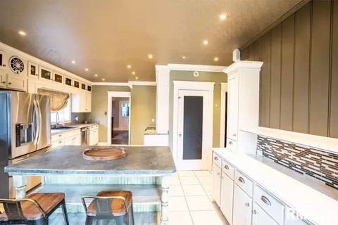 621 S 14th St, Herrin, IL 62948 photo 22