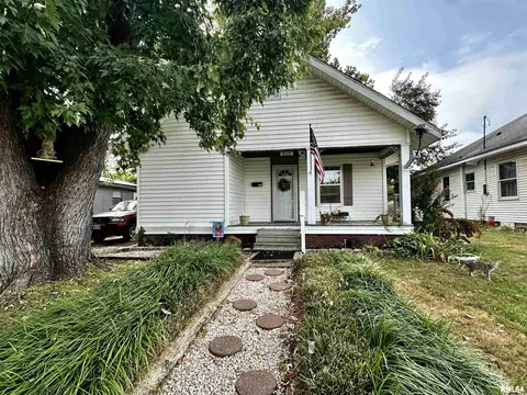 305 W Lincoln St, Harrisburg, IL 62946