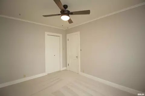 2437 28th St, Moline, IL 61265 photo 14