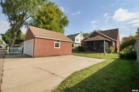 2437 28th St, Moline, IL 61265 photo 32