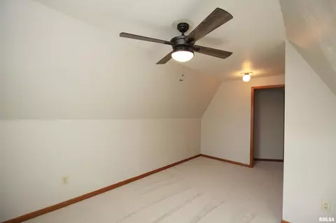 2437 28th St, Moline, IL 61265 photo 13