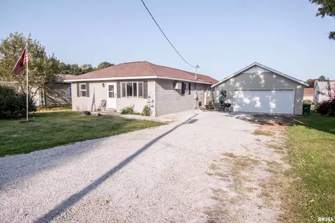 1804 15th St, Viola, IL 61486