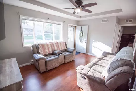 1804 15th St, Viola, IL 61486 photo 8