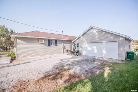 1804 15th St, Viola, IL 61486 photo 3