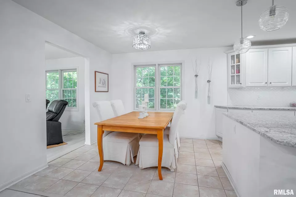 Dining - 601 Cherry Ct, Colona, IL 61241 photo 1 of 1