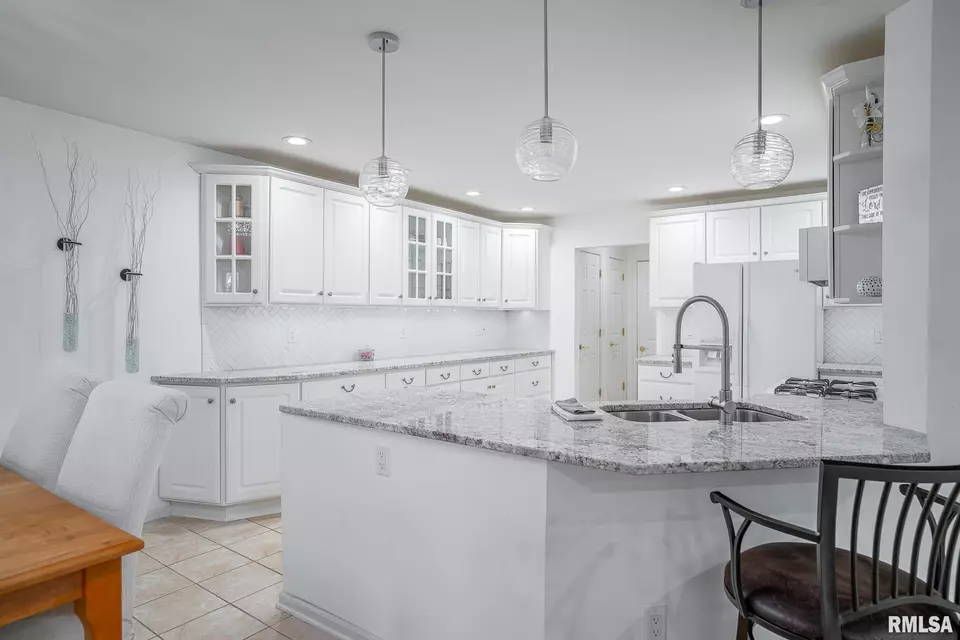 Kitchen - 601 Cherry Ct, Colona, IL 61241 photo 1 of 3