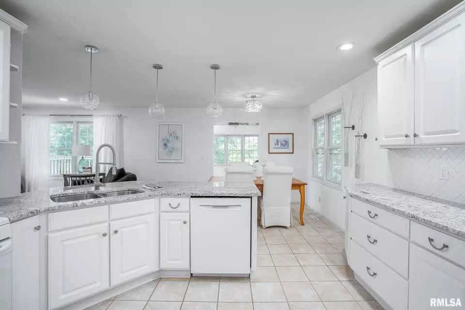 Kitchen - 601 Cherry Ct, Colona, IL 61241 photo 2 of 3