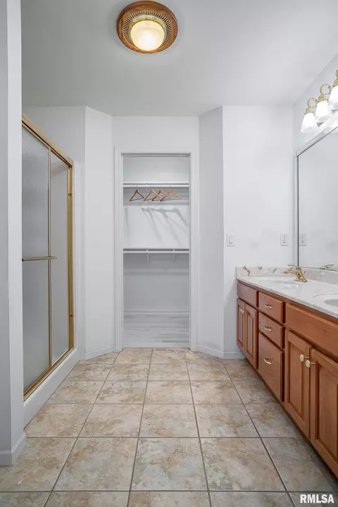 Bath - 601 Cherry Ct, Colona, IL 61241 photo 1 of 5