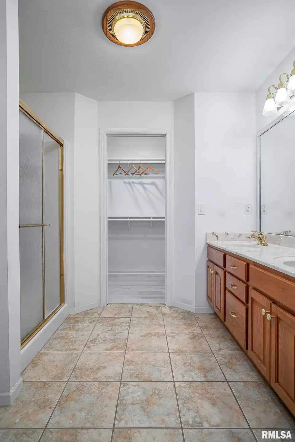 Bath - 601 Cherry Ct, Colona, IL 61241 photo 1 of 5