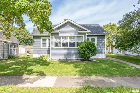 1547 Maple Ln, Moline, IL 61265