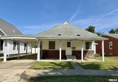 312 N 11th St, Herrin, IL 62948