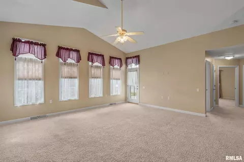 1105 18th Ave, Silvis, IL 61282 photo 6