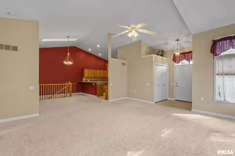1105 18th Ave, Silvis, IL 61282 photo 5