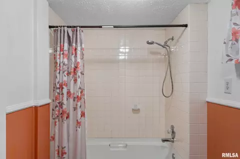 2370 31st St, Moline, IL 61265 photo 18