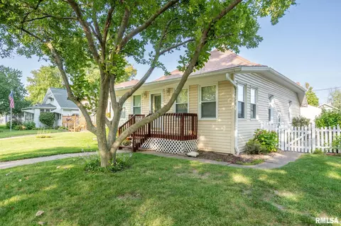 2370 31st St, Moline, IL 61265 photo 2