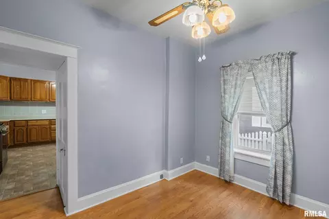 2370 31st St, Moline, IL 61265 photo 8