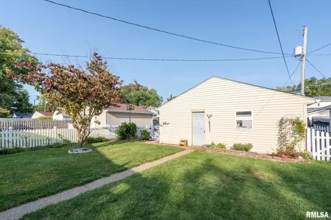 2370 31st St, Moline, IL 61265 photo 27