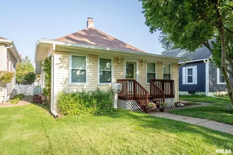 2370 31st St, Moline, IL 61265 photo 3