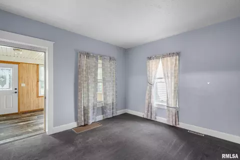 2370 31st St, Moline, IL 61265 photo 6