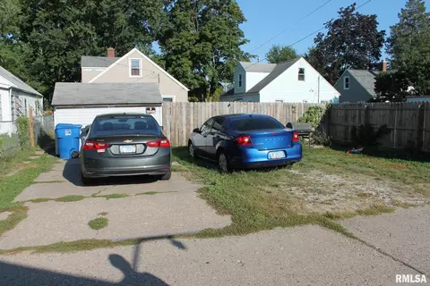 2113 4th St, Moline, IL 61265 photo 6