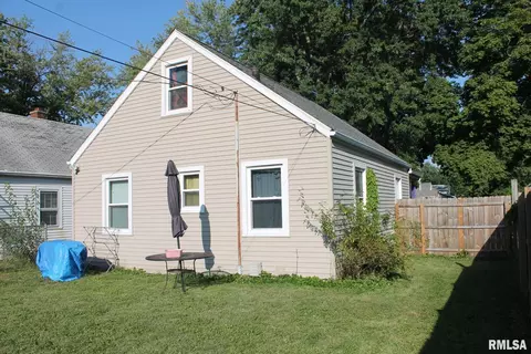 2113 4th St, Moline, IL 61265 photo 4