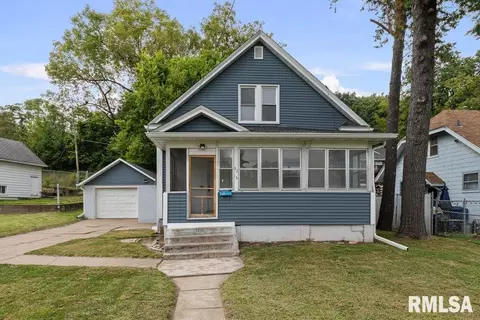 3216 Indian Rd, Davenport, IA 52802