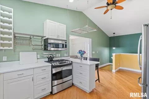 555 25th Ave, Moline, IL 61265 photo 13