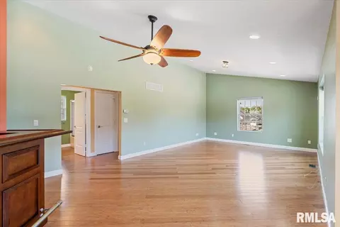 555 25th Ave, Moline, IL 61265 photo 29