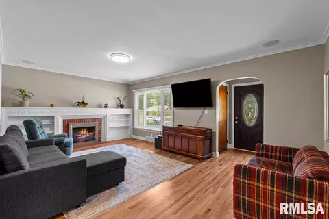 1870 25th Avenue Ct, Moline, IL 61265 photo 4