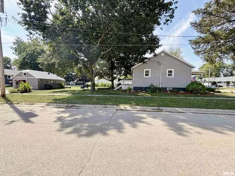 228 E Locust St, Geneseo, IL 61254 photo 8