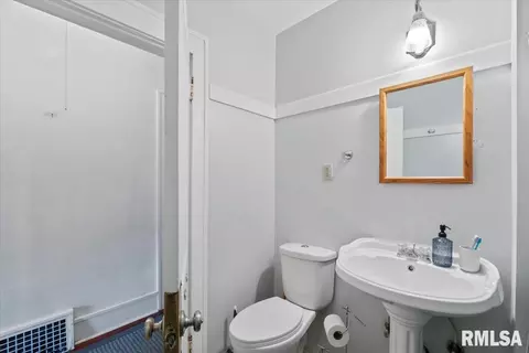 1859 19th Ave, Moline, IL 61265 photo 11