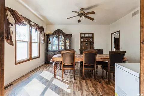 130 9th St, Silvis, IL 61282 photo 7