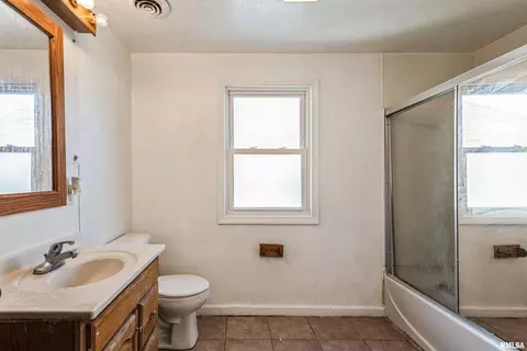130 9th St, Silvis, IL 61282 photo 16