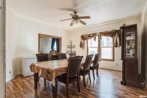 130 9th St, Silvis, IL 61282 photo 8