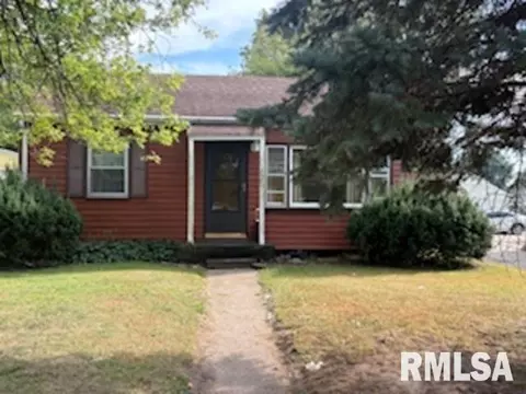 1331 15th Ave, Clinton, IA 52732