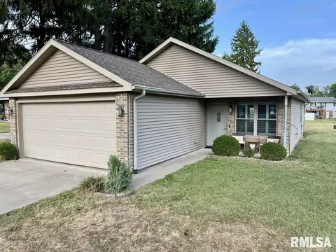 1421 S 28th St, Quincy, IL 62301