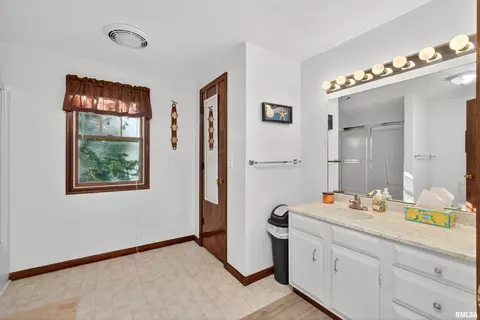 1802 26th Ave, Moline, IL 61265 photo 18