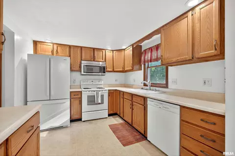 1802 26th Ave, Moline, IL 61265 photo 13