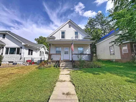2221 Madison St, Davenport, IA 52804