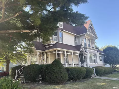 402 W Prospect St, Kewanee, IL 61443