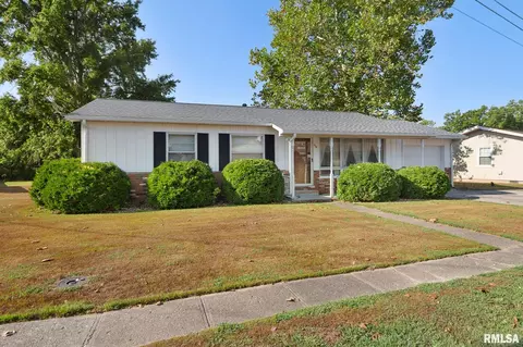 104 Deborann Dr, Carrier Mills, IL 62917