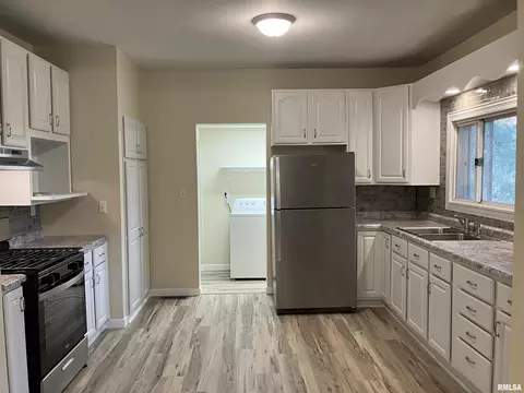 414 E Oak St, Kewanee, IL 61443 photo 10