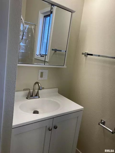 414 E Oak St, Kewanee, IL 61443 photo 30