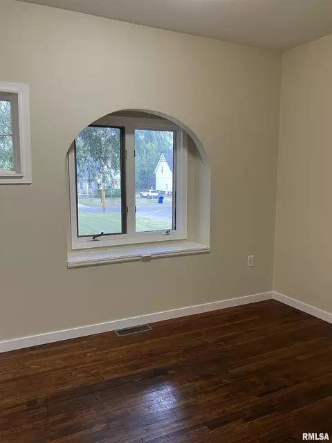 414 E Oak St, Kewanee, IL 61443 photo 22