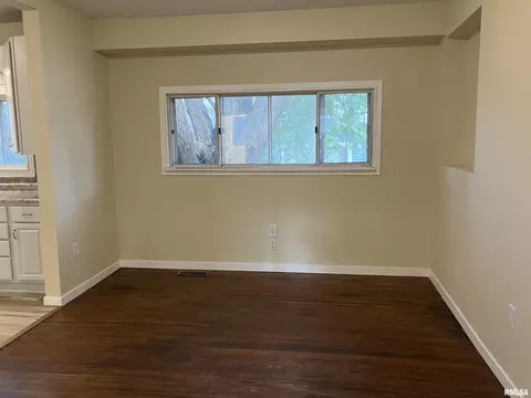 414 E Oak St, Kewanee, IL 61443 photo 9
