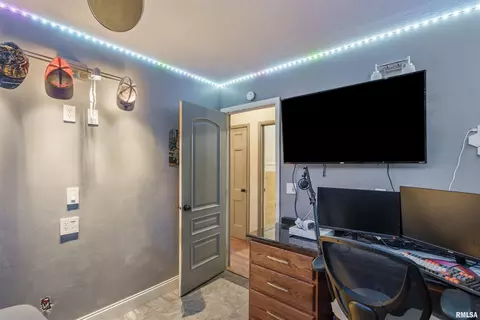 2407 2nd St, Moline, IL 61265 photo 16