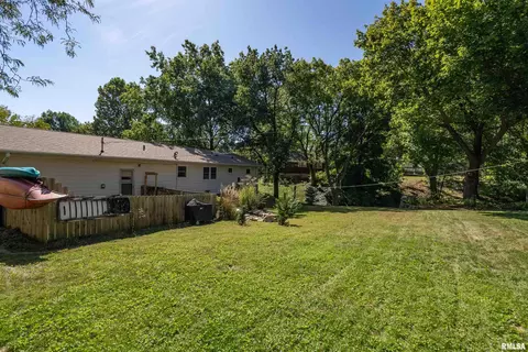 2407 2nd St, Moline, IL 61265 photo 35